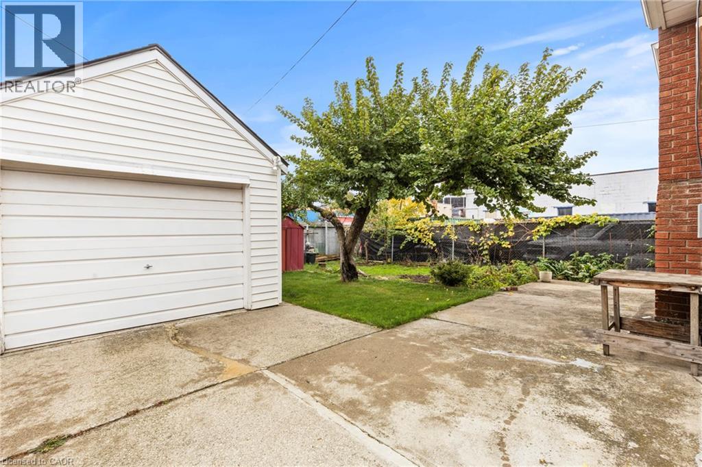 477 East 38th Street, Hamilton, Ontario  L8V 4G7 - Photo 24 - 40781458