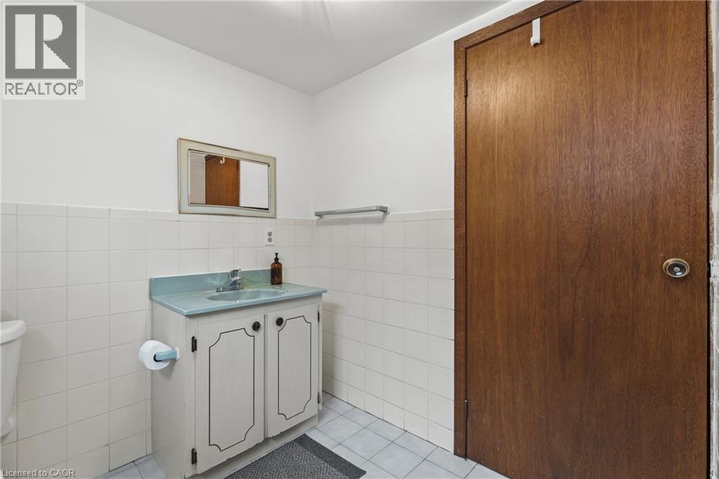 477 East 38th Street, Hamilton, Ontario  L8V 4G7 - Photo 22 - 40781458