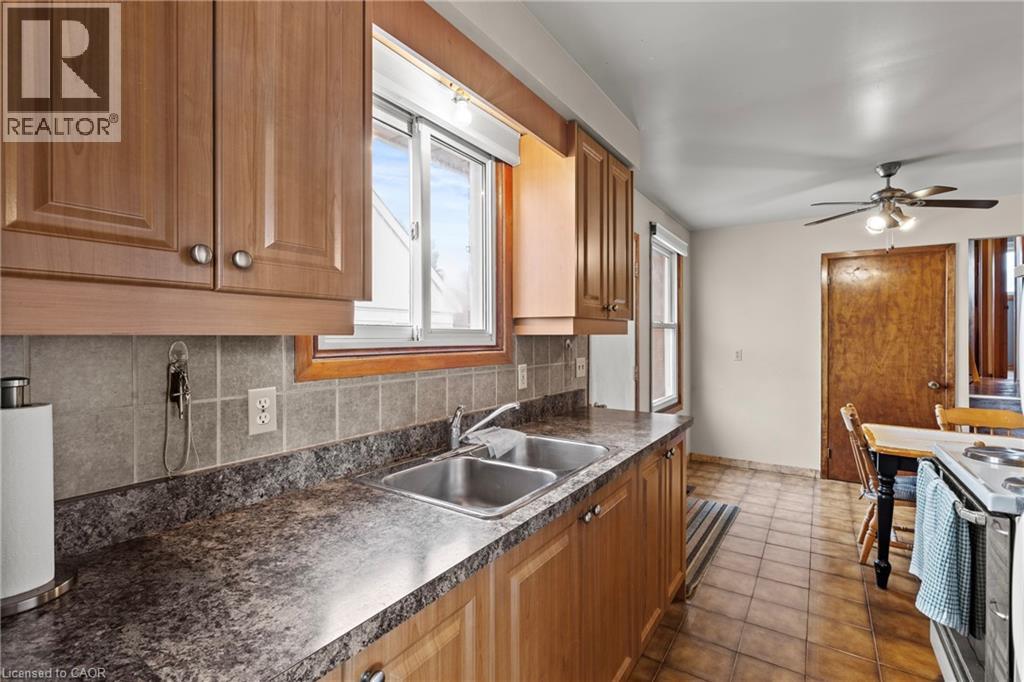 477 East 38th Street, Hamilton, Ontario  L8V 4G7 - Photo 11 - 40781458