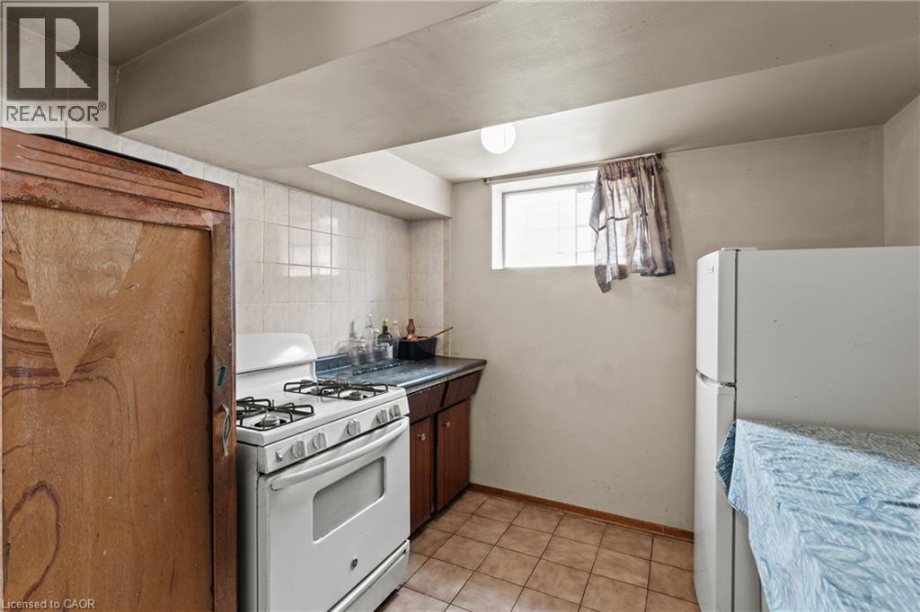 477 East 38th Street, Hamilton, Ontario  L8V 4G7 - Photo 18 - 40781458