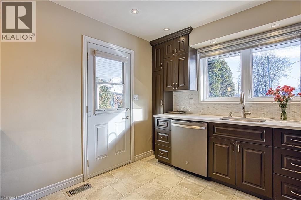 99 Swanhurst Boulevard, Mississauga, Ontario  L5N 1B8 - Photo 18 - 40797108