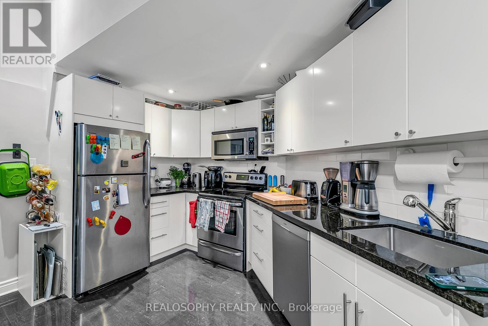 626 Huron Street, Toronto, Ontario  M5R 2R9 - Photo 5 - C12707992