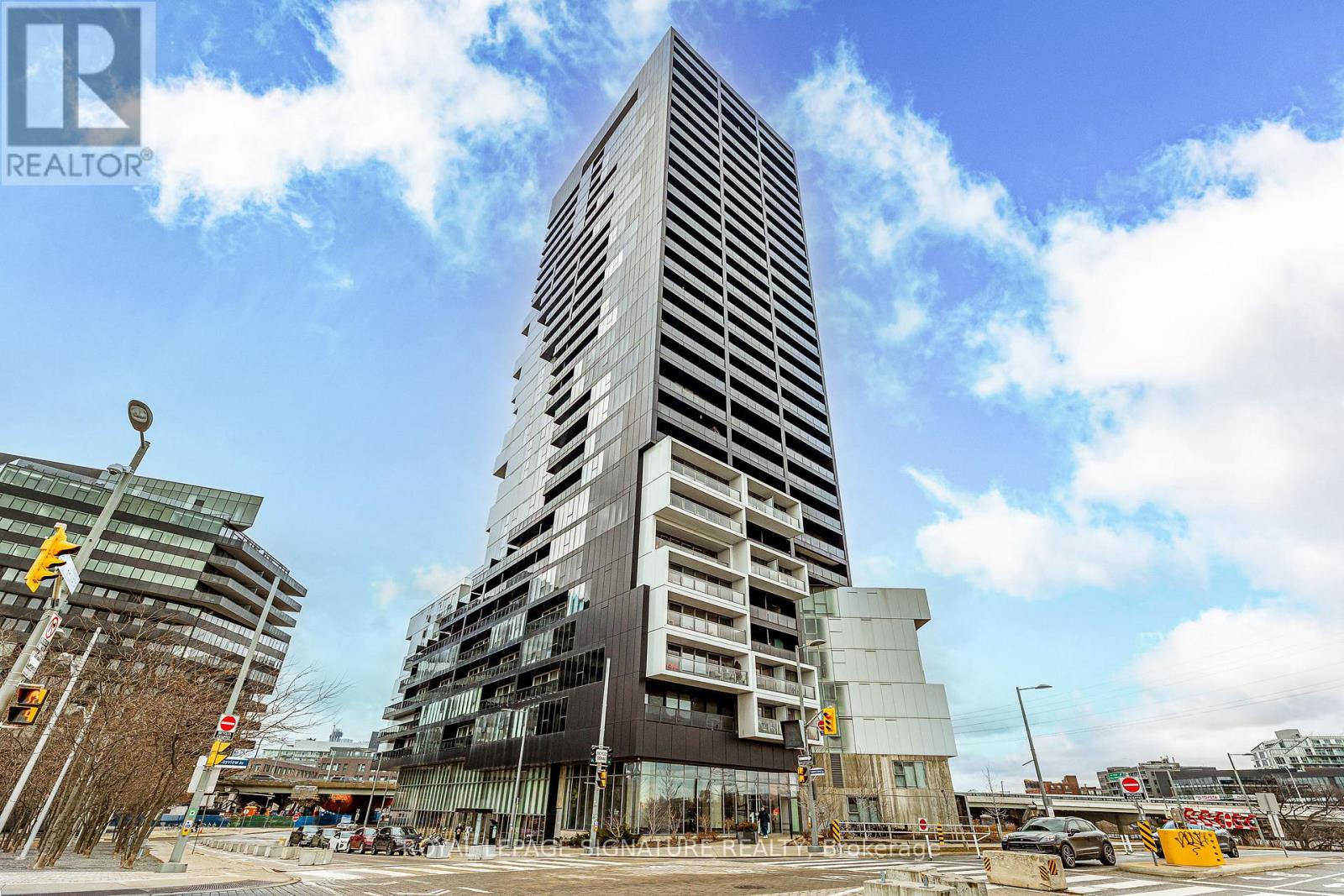 1805 - 170 Bayview Avenue, Toronto, Ontario  M5A 0M4 - Photo 1 - C12708054