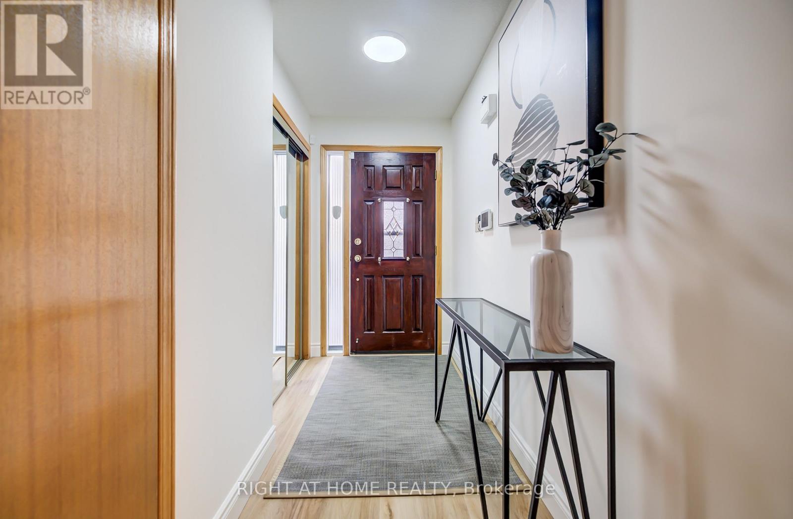 51 Burnt Bark Drive, Toronto, Ontario  M1V 3J6 - Photo 9 - E12708064