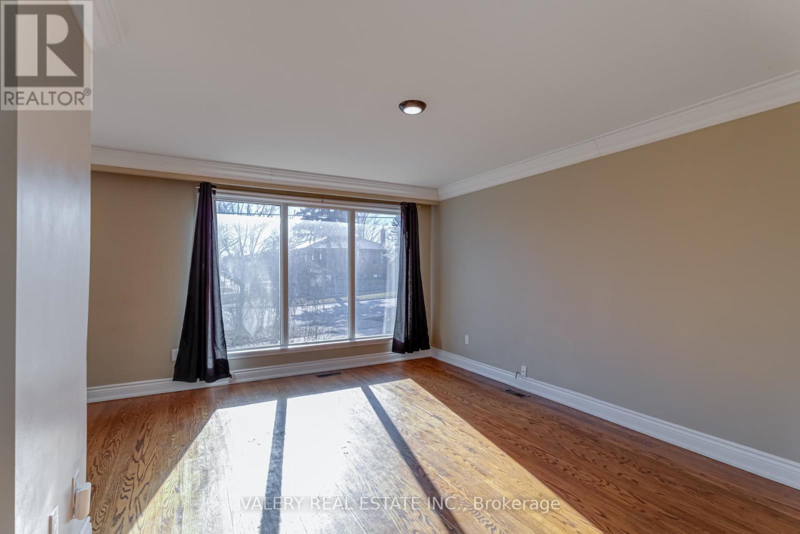 118 Dorcot Avenue, Toronto, Ontario  M1P 3K8 - Photo 2 - E12708112