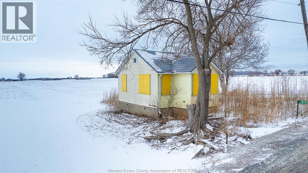 MLS# 26001384: 1817 MERSEA RD E, Leamington, Canada