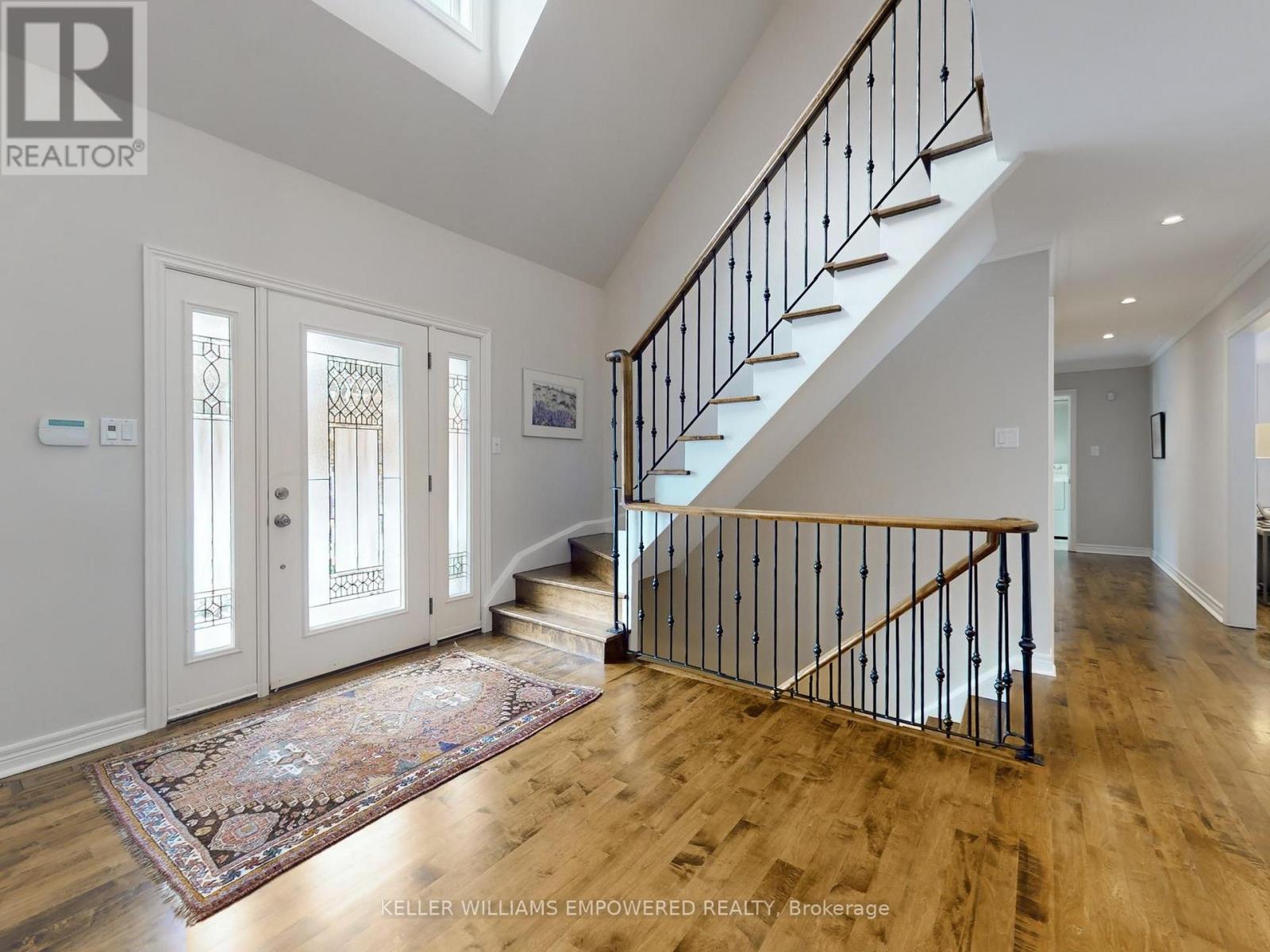 544 Woodland Acres Crescent, Vaughan, Ontario  L6A 1G2 - Photo 7 - N12560382