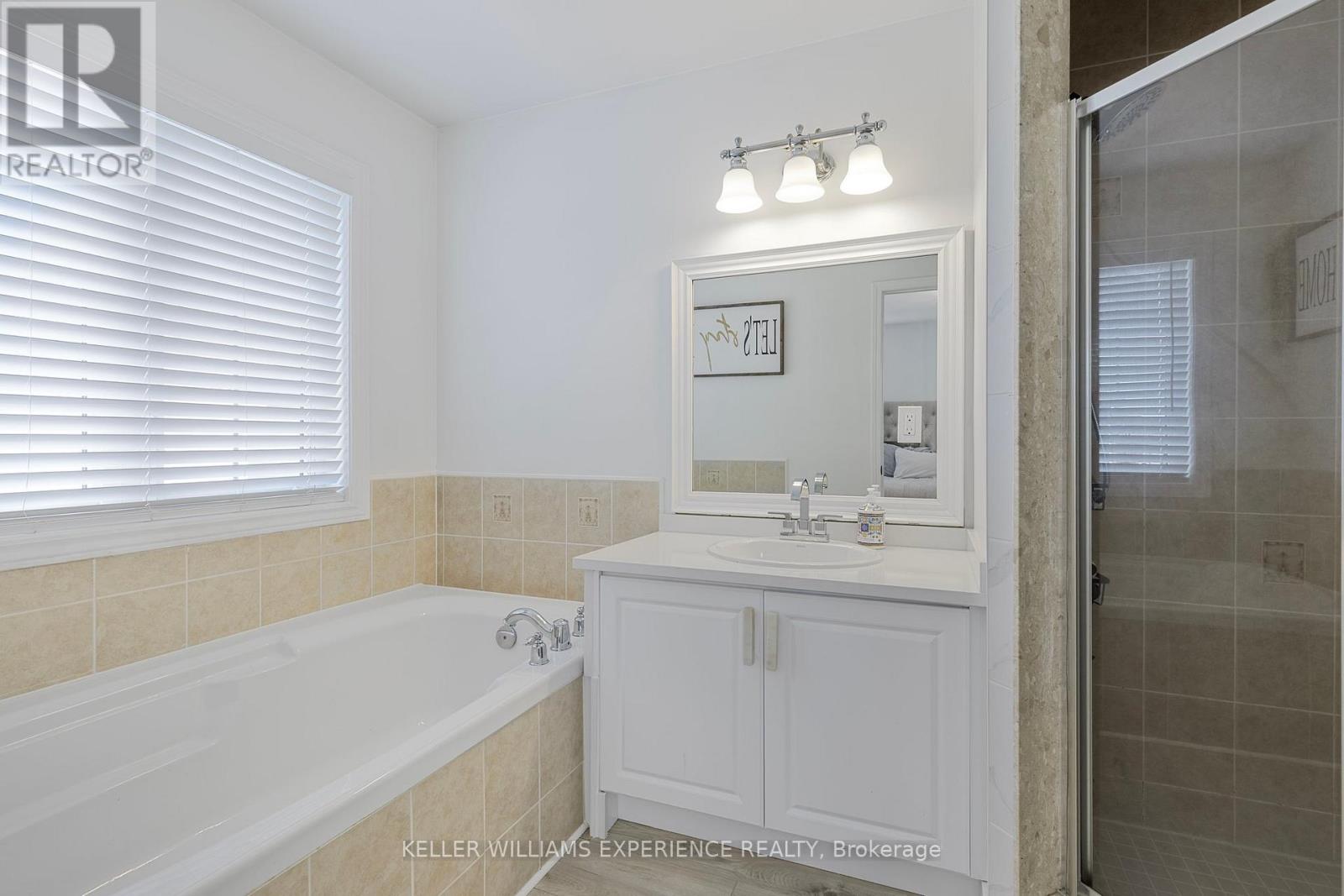 129 Stonemount Crescent, Essa, Ontario  L0M 1B4 - Photo 12 - N12708104