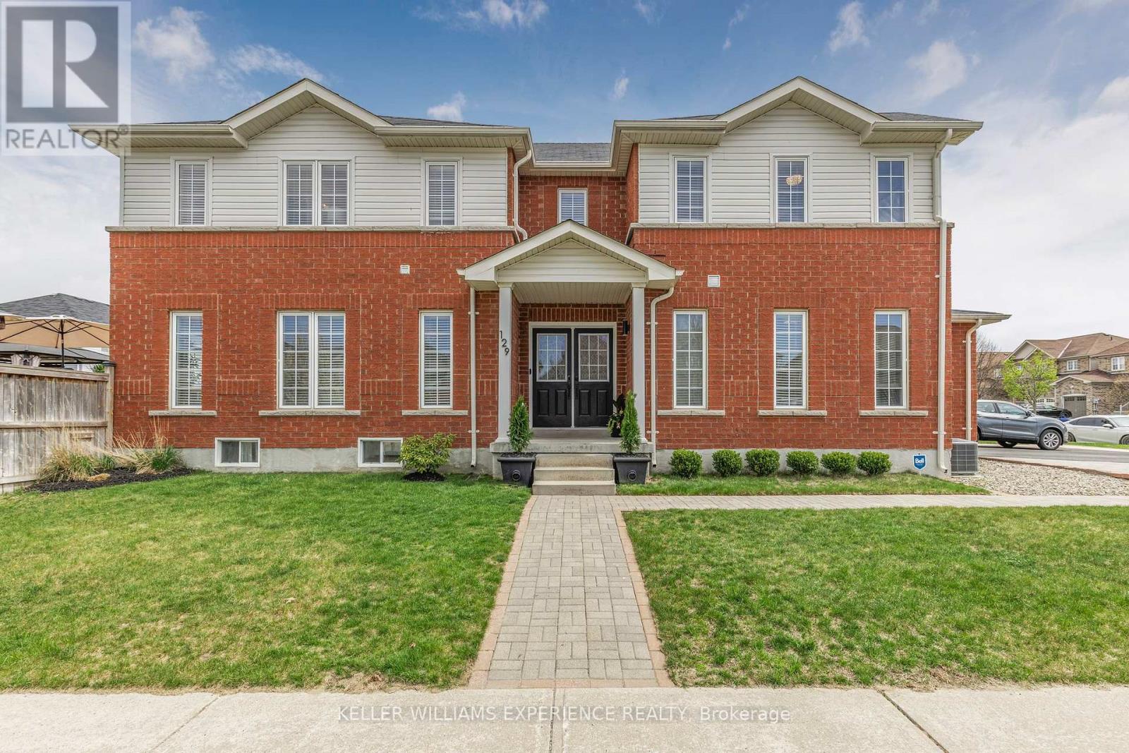 129 Stonemount Crescent, Essa, Ontario  L0M 1B4 - Photo 3 - N12708104