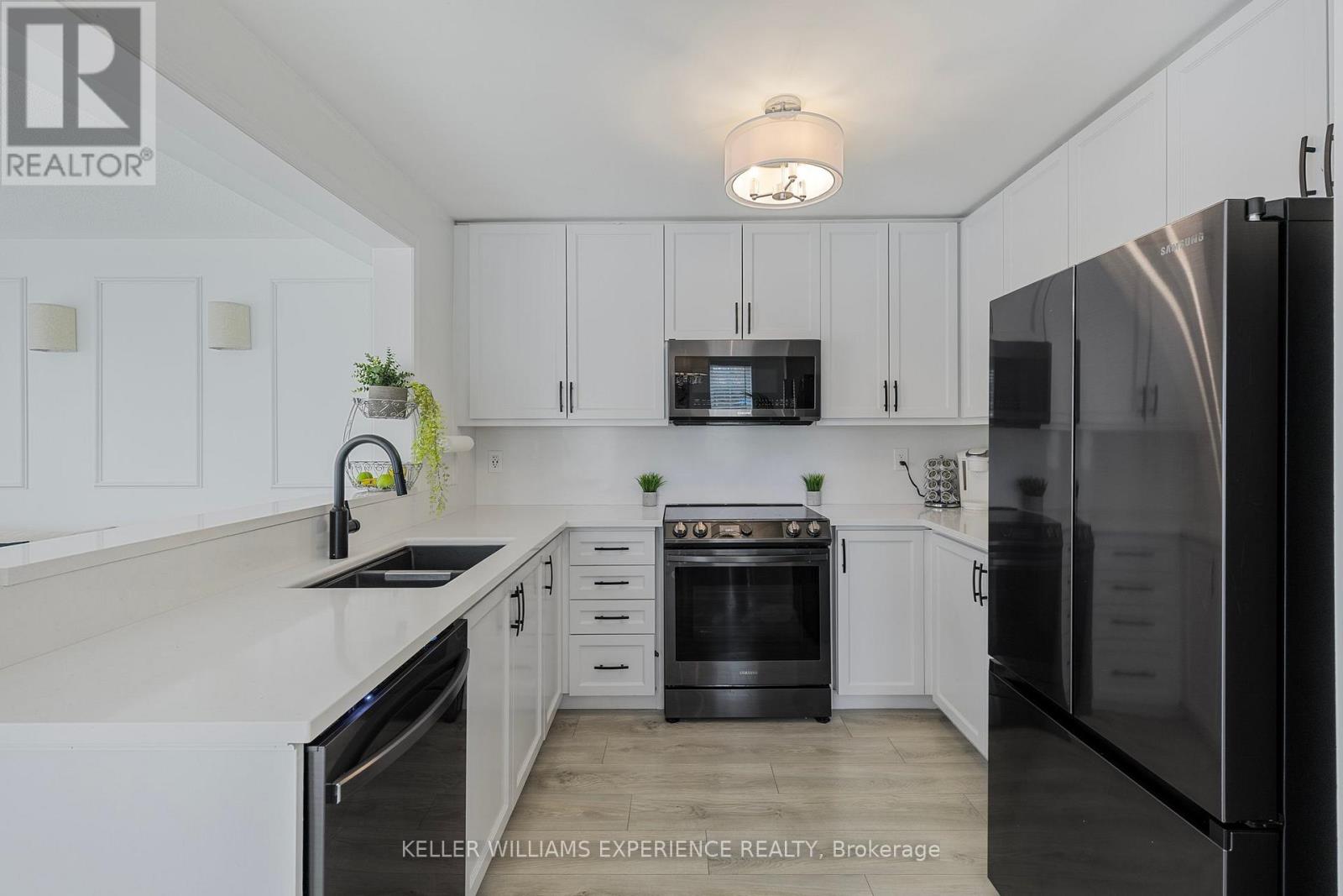 129 Stonemount Crescent, Essa, Ontario  L0M 1B4 - Photo 5 - N12708104