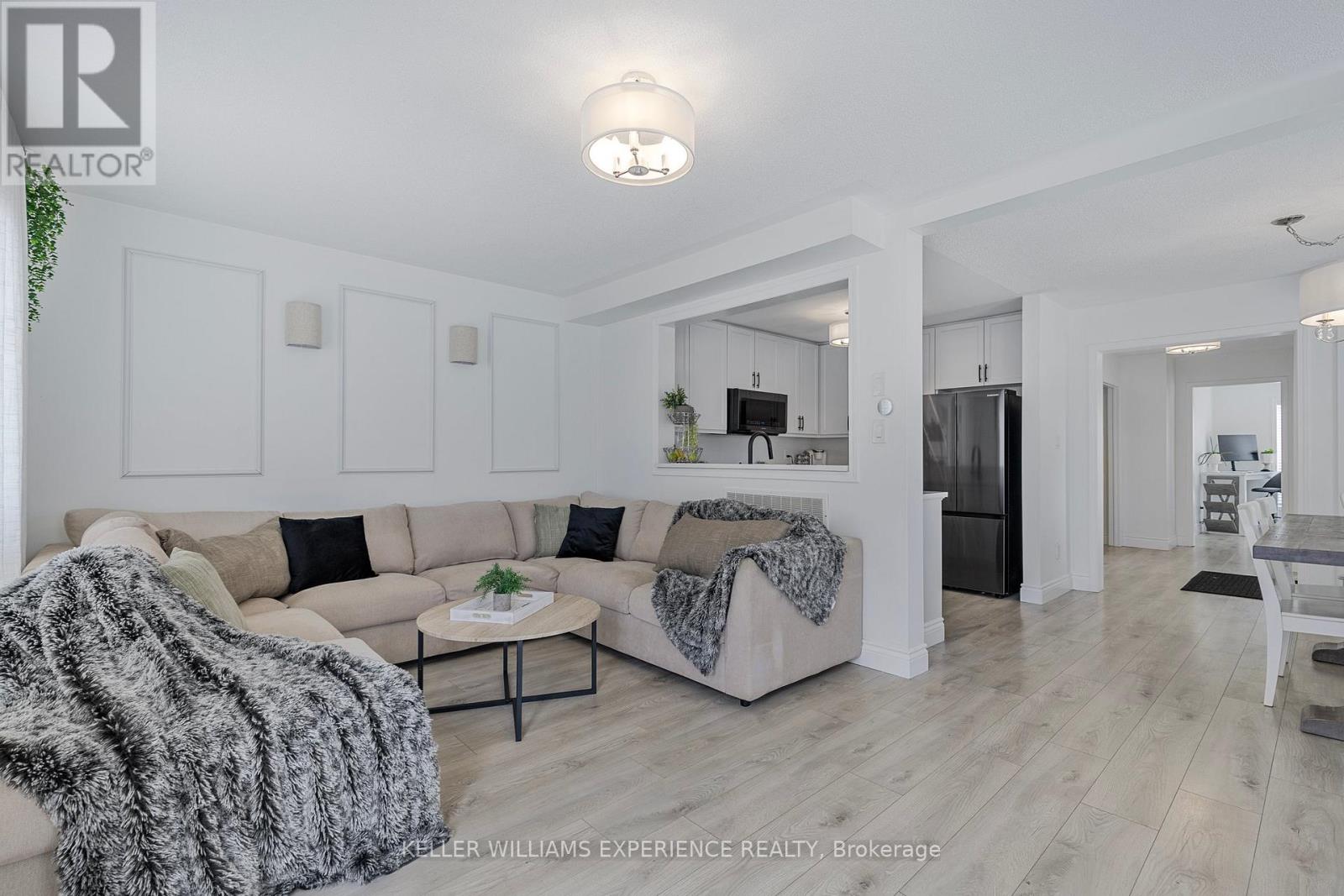 129 Stonemount Crescent, Essa, Ontario  L0M 1B4 - Photo 7 - N12708104