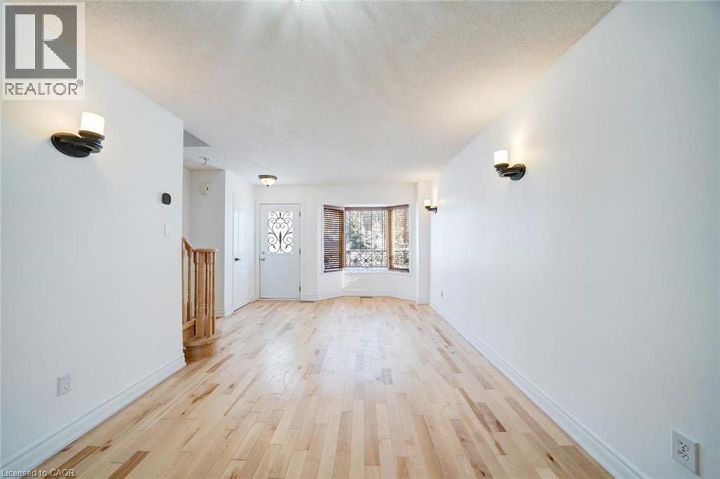 108 Olde Bayview Avenue, Richmond Hill, Ontario  L4E 3C7 - Photo 4 - 40780648