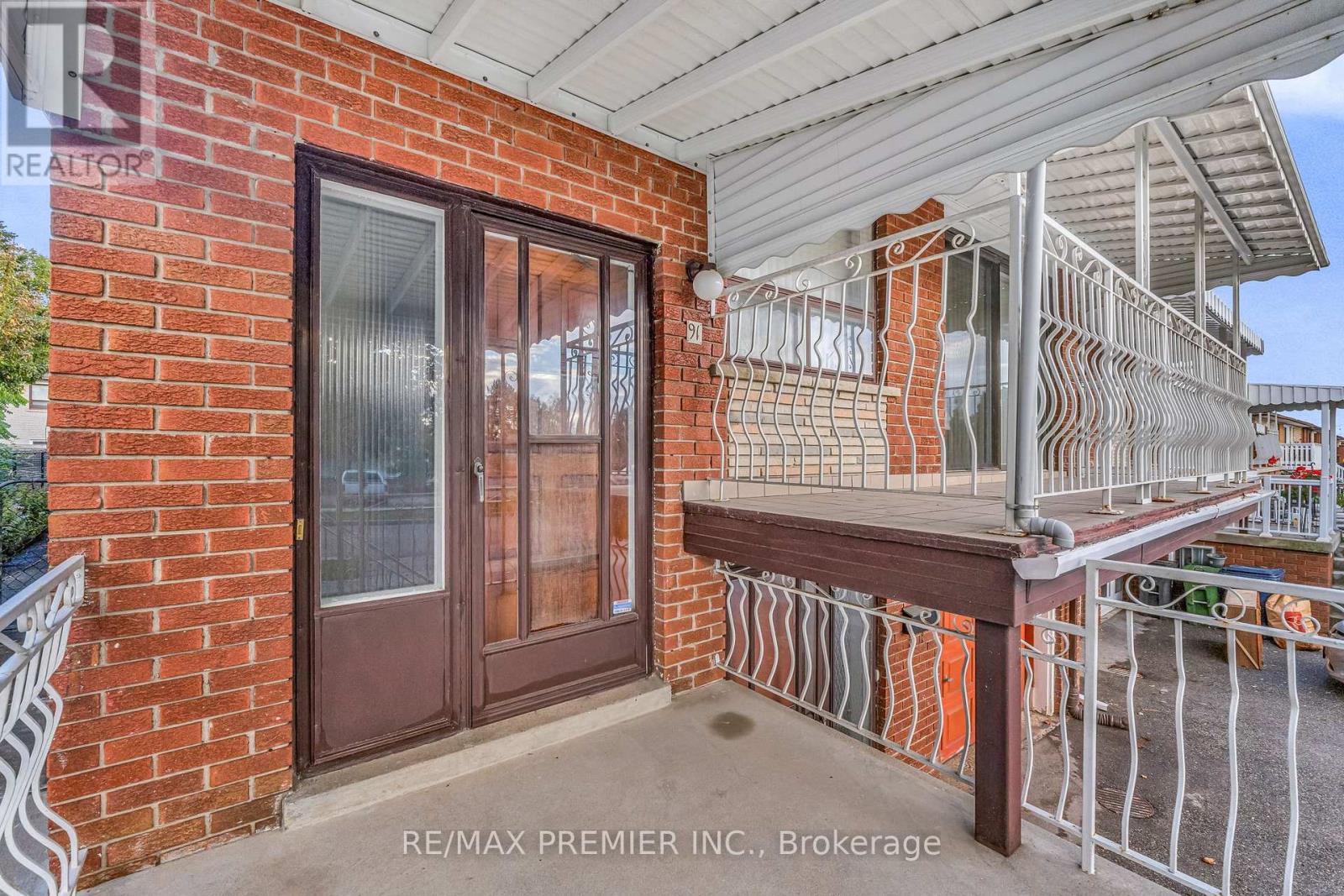 91 Hucknall Road, Toronto, Ontario  M3H 1W1 - Photo 2 - W12707998