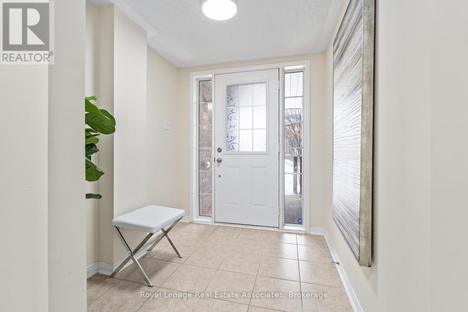 64 Batiste Trail, Halton Hills, Ontario  L7G 0H2 - Photo 3 - W12708040