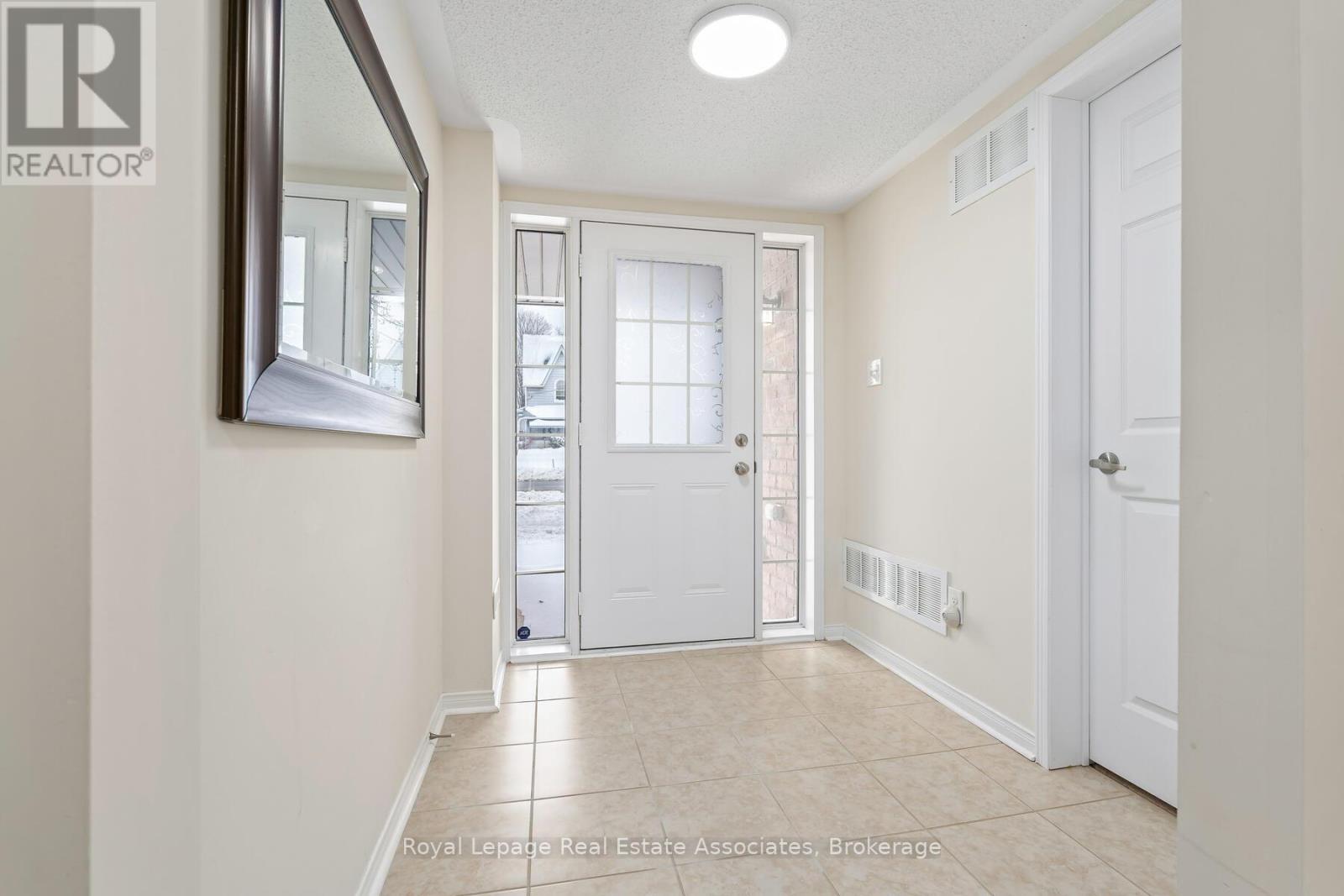 64 Batiste Trail, Halton Hills, Ontario  L7G 0H2 - Photo 5 - W12708040