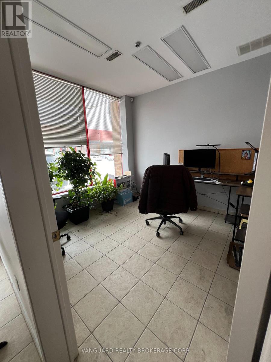 45 & 46 - 24 Steinway Boulevard, Toronto, Ontario  M9W 6T8 - Photo 5 - W12708042