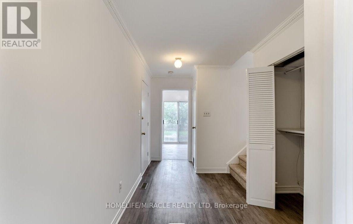 83 Grassington Crescent, Brampton, Ontario  L6S 1Z5 - Photo 3 - W12708048