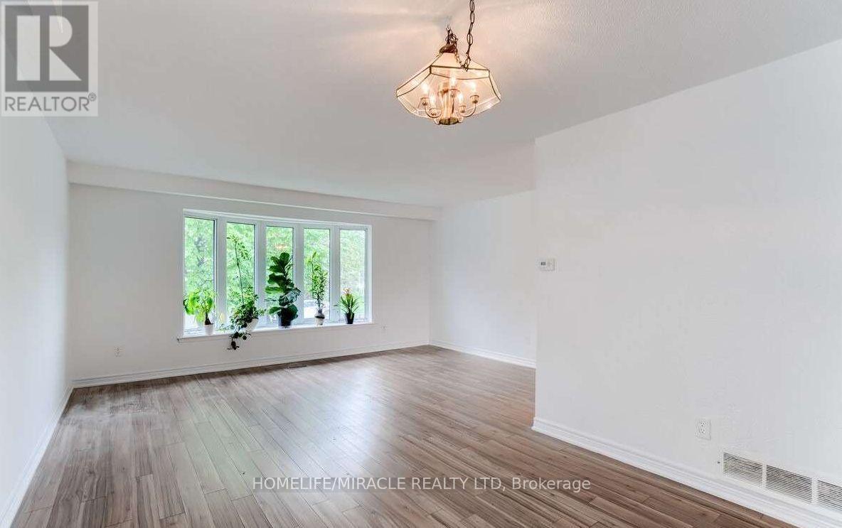 83 Grassington Crescent, Brampton, Ontario  L6S 1Z5 - Photo 5 - W12708048