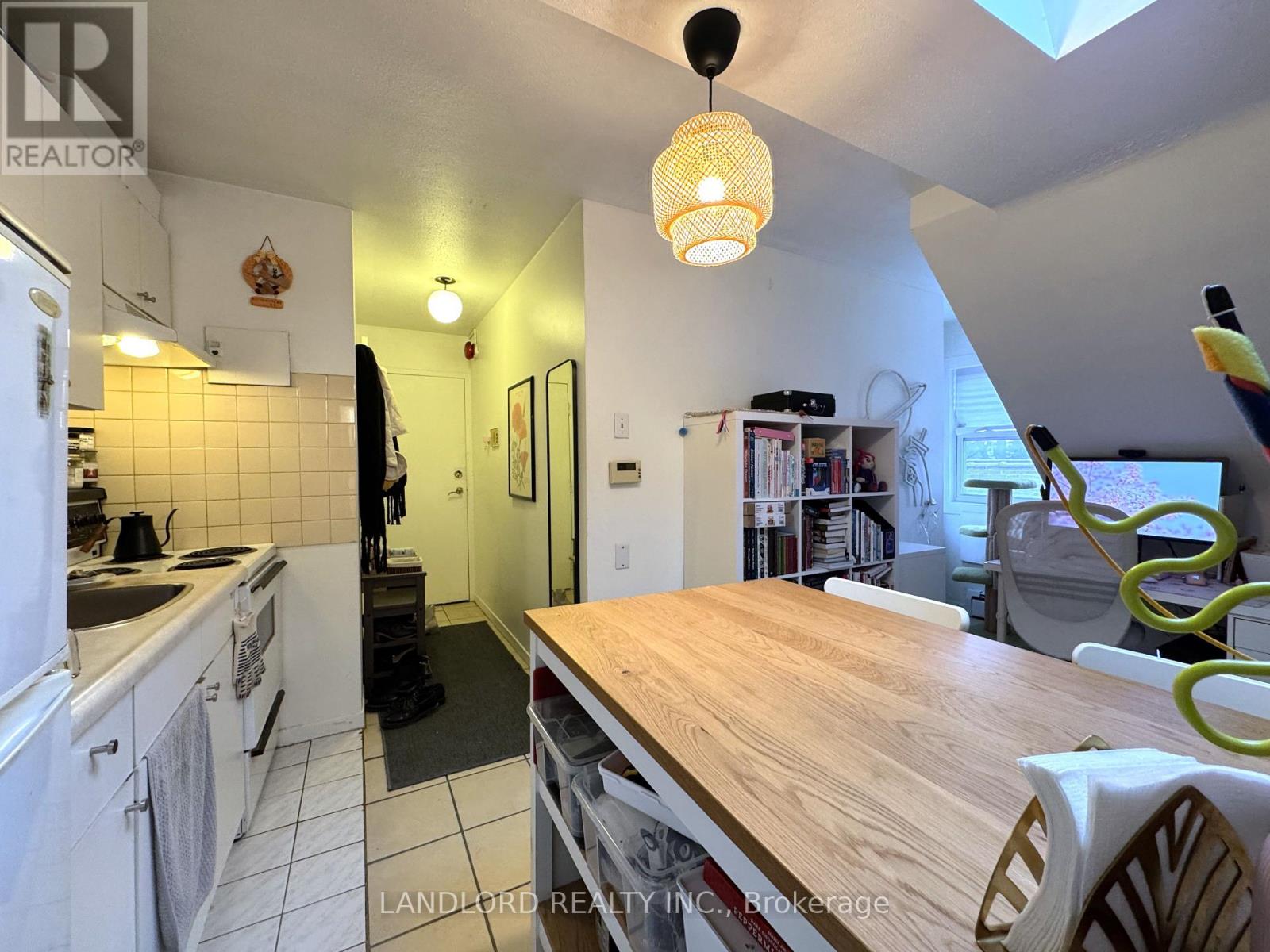 401 - 198 Dunn Avenue, Toronto, Ontario  M6K 2R9 - Photo 14 - W12708076