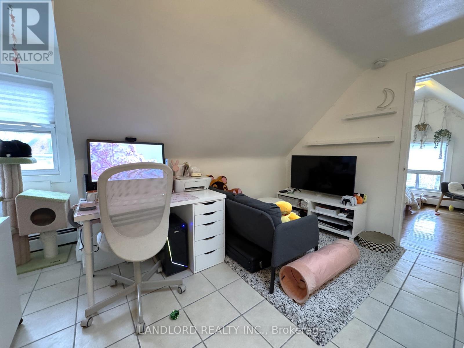 401 - 198 Dunn Avenue, Toronto, Ontario  M6K 2R9 - Photo 5 - W12708076