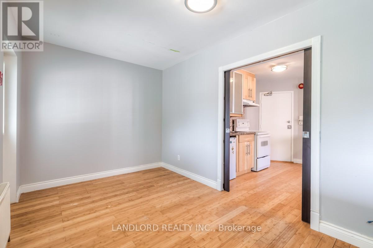 301 - 198 Dunn Avenue, Toronto, Ontario  M6K 2R9 - Photo 11 - W12708082