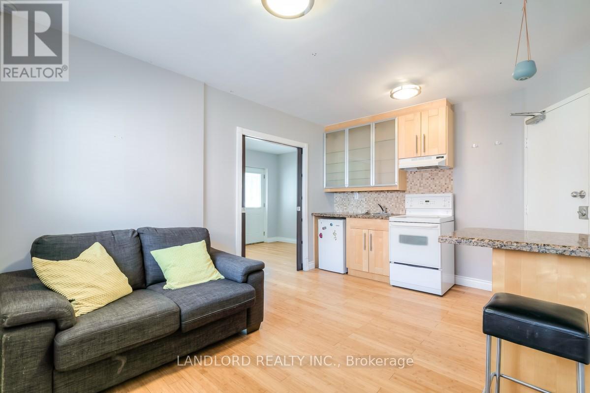 301 - 198 Dunn Avenue, Toronto, Ontario  M6K 2R9 - Photo 4 - W12708082