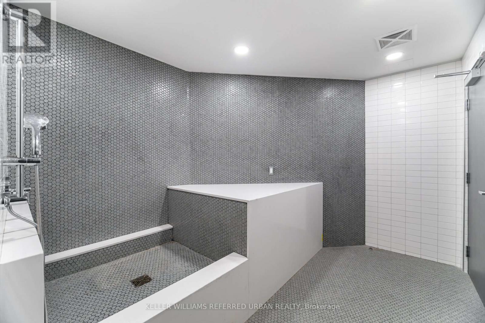 104 - 405 Dundas Street W, Oakville, Ontario  L6M 5P9 - Photo 43 - W12708086