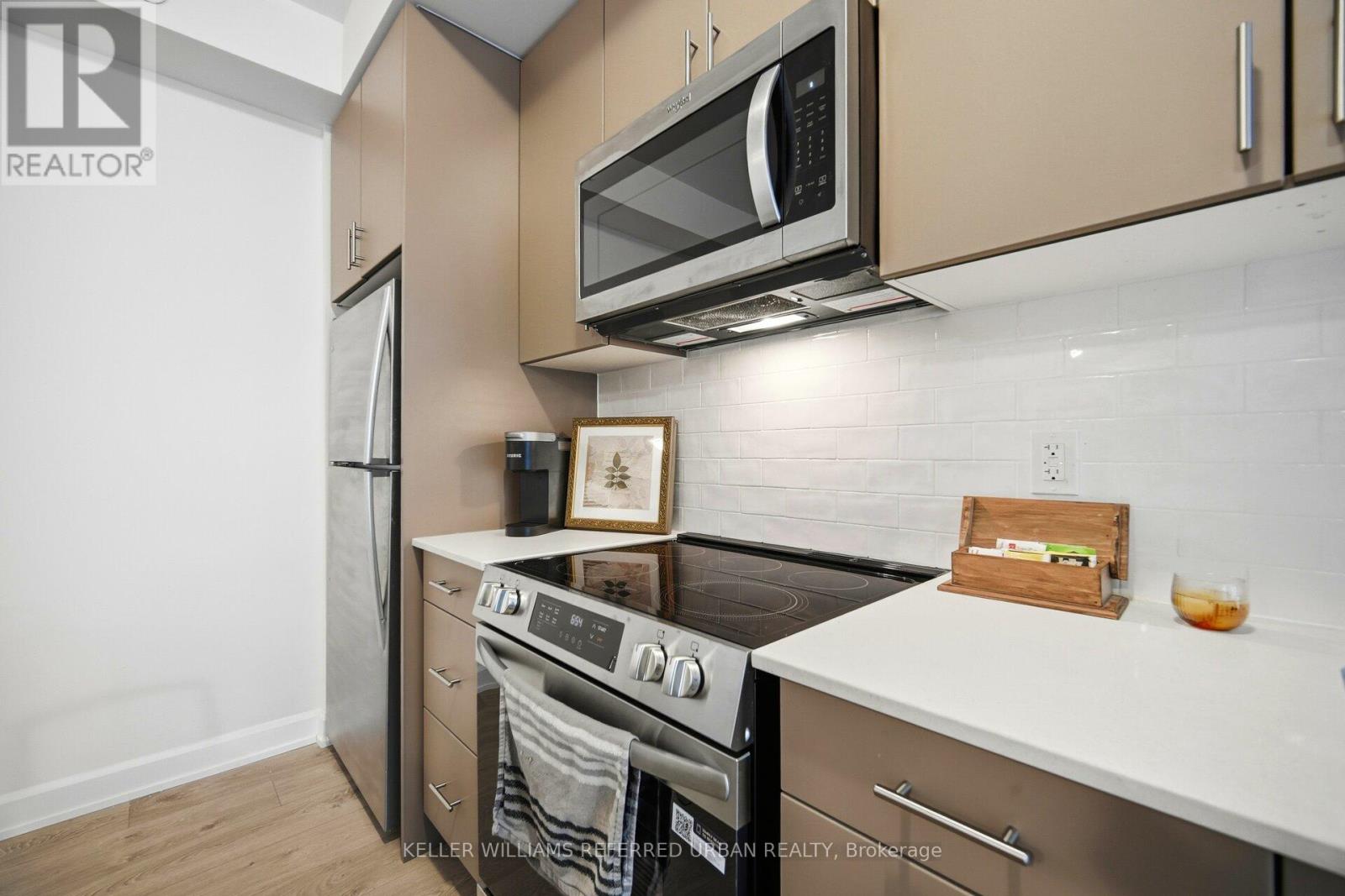 401 - 3200 William Coltson Avenue, Oakville, Ontario  L6H 7W6 - Photo 10 - W12708094