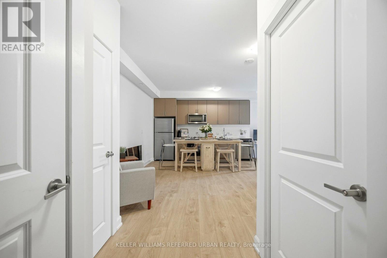 401 - 3200 William Coltson Avenue, Oakville, Ontario  L6H 7W6 - Photo 7 - W12708094