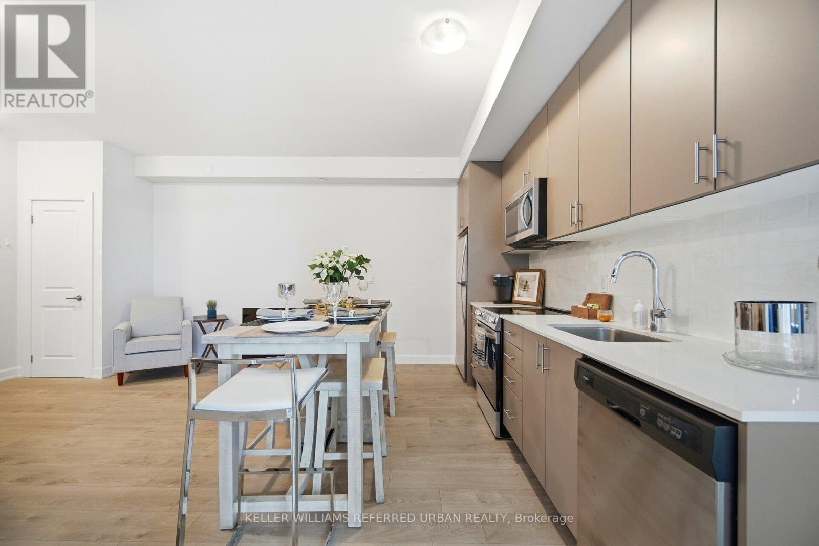 401 - 3200 William Coltson Avenue, Oakville, Ontario  L6H 7W6 - Photo 9 - W12708094