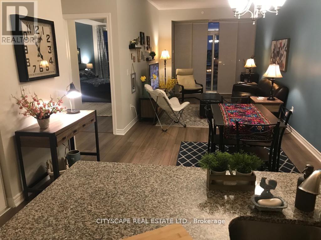 409 - 216 Oak Park Boulevard, Oakville, Ontario  L6H 7S8 - Photo 4 - W12708126