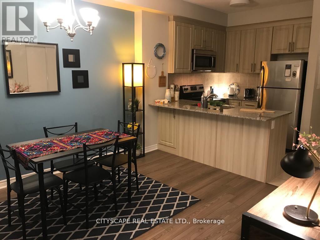 409 - 216 Oak Park Boulevard, Oakville, Ontario  L6H 7S8 - Photo 9 - W12708126