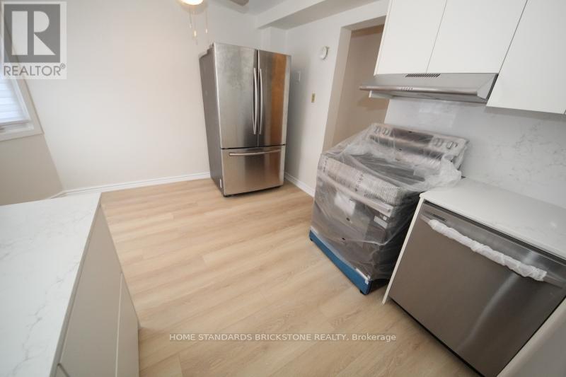 10 - 700 Erinbrook Drive, Kitchener, Ontario  N2E 2S7 - Photo 10 - X12708122