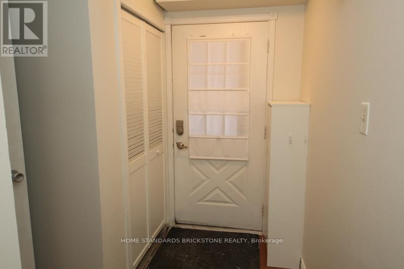 10 - 700 Erinbrook Drive, Kitchener, Ontario  N2E 2S7 - Photo 4 - X12708122