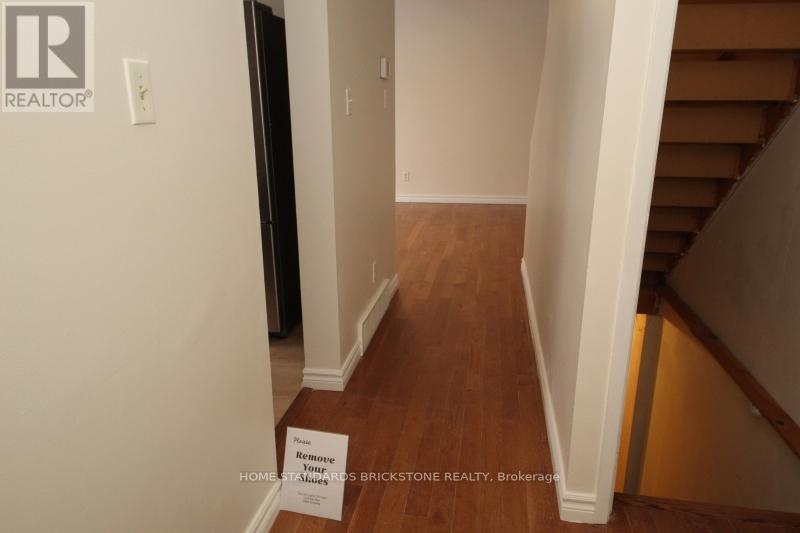 10 - 700 Erinbrook Drive, Kitchener, Ontario  N2E 2S7 - Photo 5 - X12708122