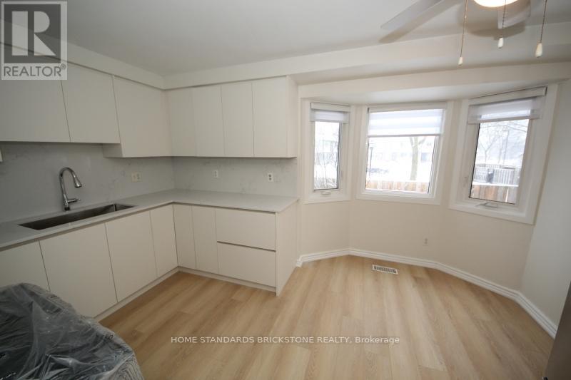 10 - 700 Erinbrook Drive, Kitchener, Ontario  N2E 2S7 - Photo 6 - X12708122