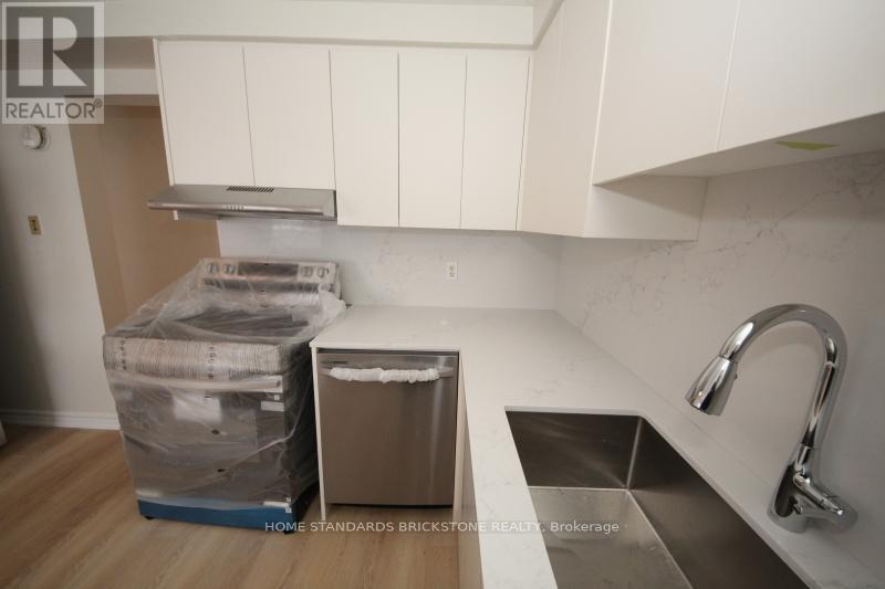 10 - 700 Erinbrook Drive, Kitchener, Ontario  N2E 2S7 - Photo 9 - X12708122