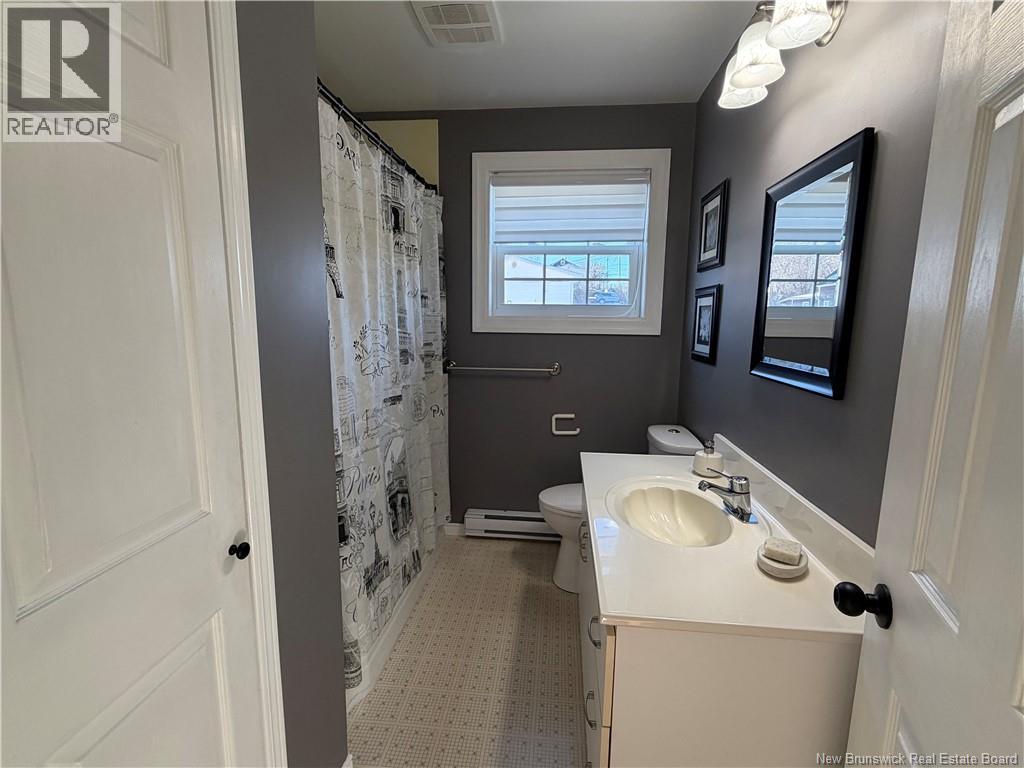 619 St-Anne Street, Bathurst, New Brunswick  E2A 2N5 - Photo 9 - NB131079