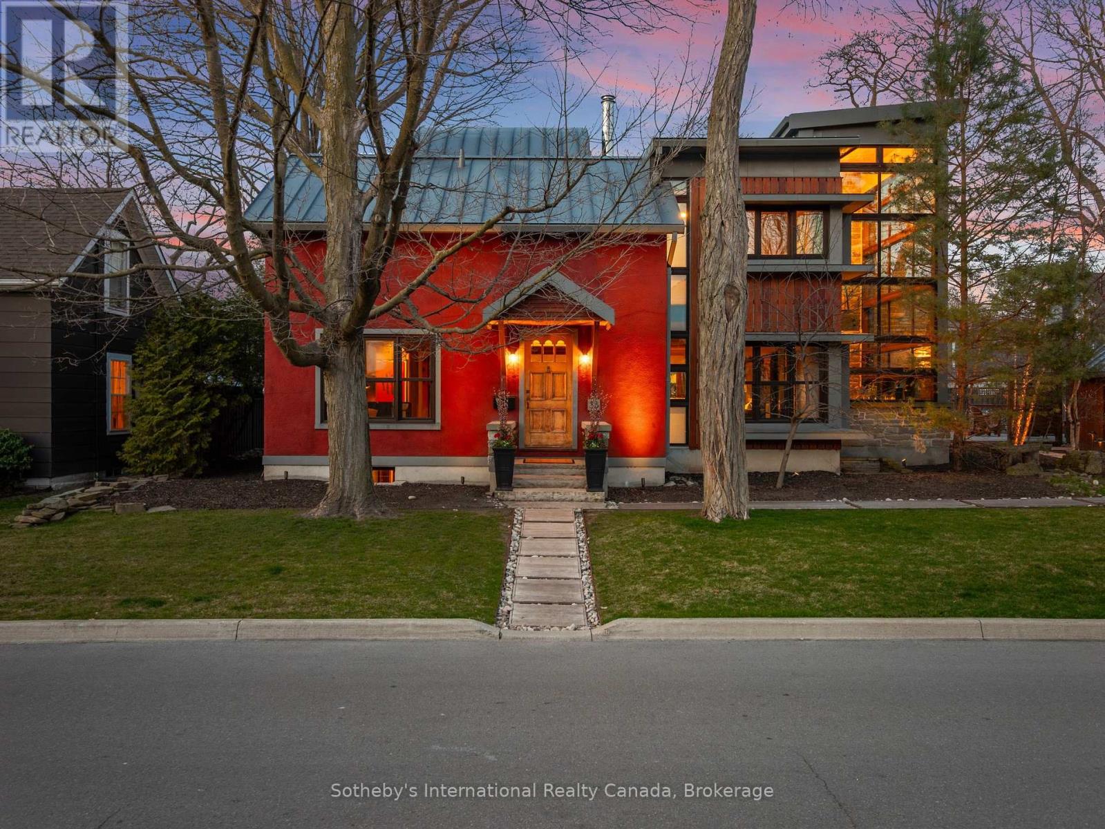 55 Chisholm Street, Oakville, Ontario  L6K 3H6 - Photo 2 - W12708196