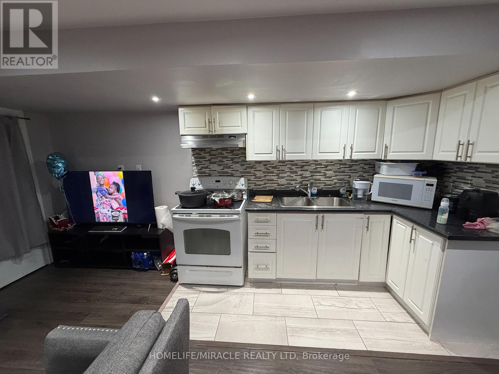 2251 Kwinter Road, Oakville, Ontario  L6M 0H2 - Photo 24 - W12672942