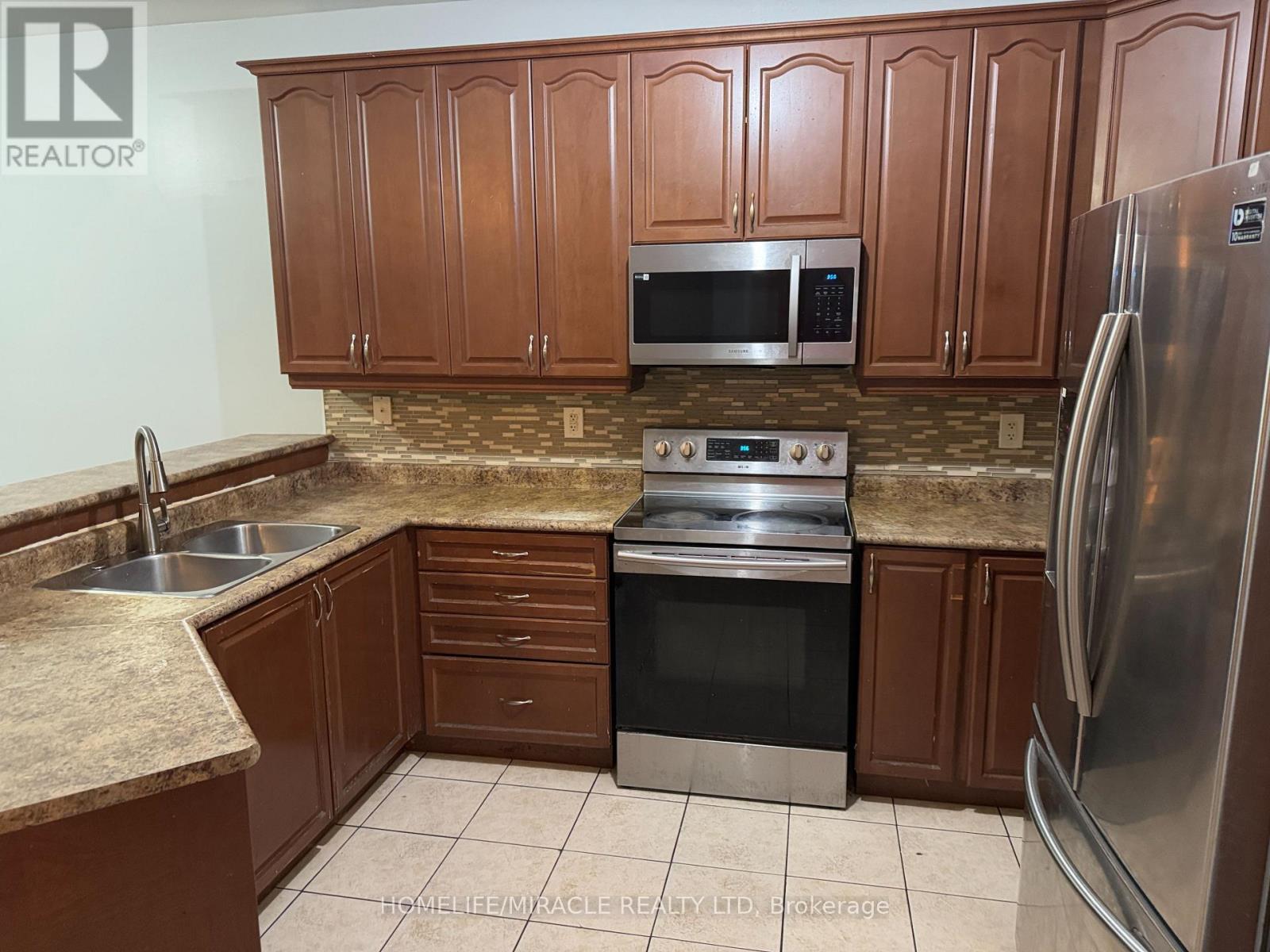 2251 Kwinter Road, Oakville, Ontario  L6M 0H2 - Photo 10 - W12672942