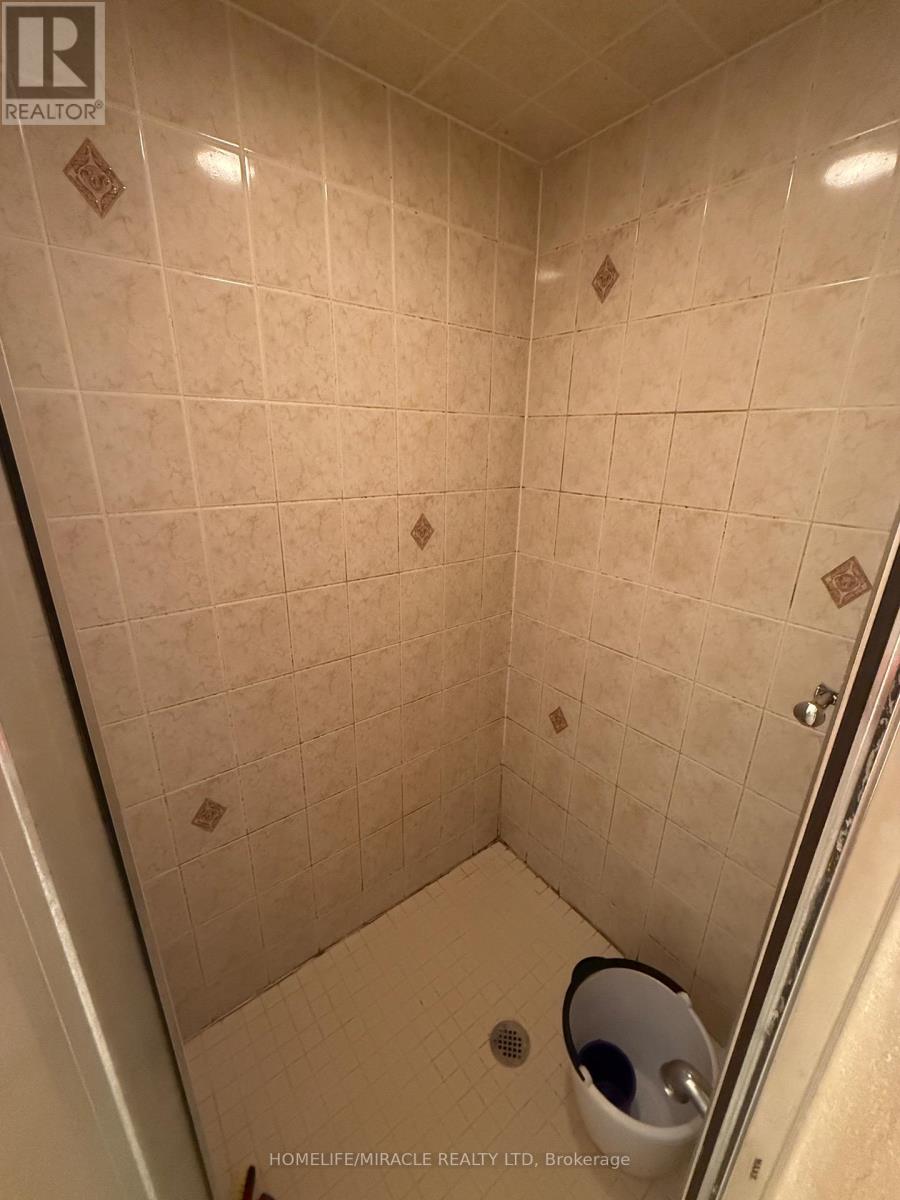 2251 Kwinter Road, Oakville, Ontario  L6M 0H2 - Photo 19 - W12672942