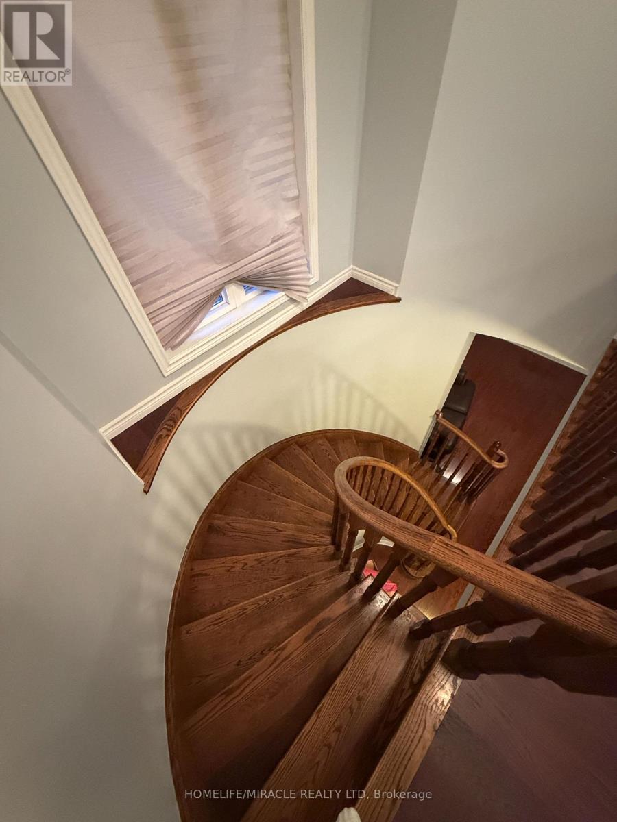 2251 Kwinter Road, Oakville, Ontario  L6M 0H2 - Photo 13 - W12672942