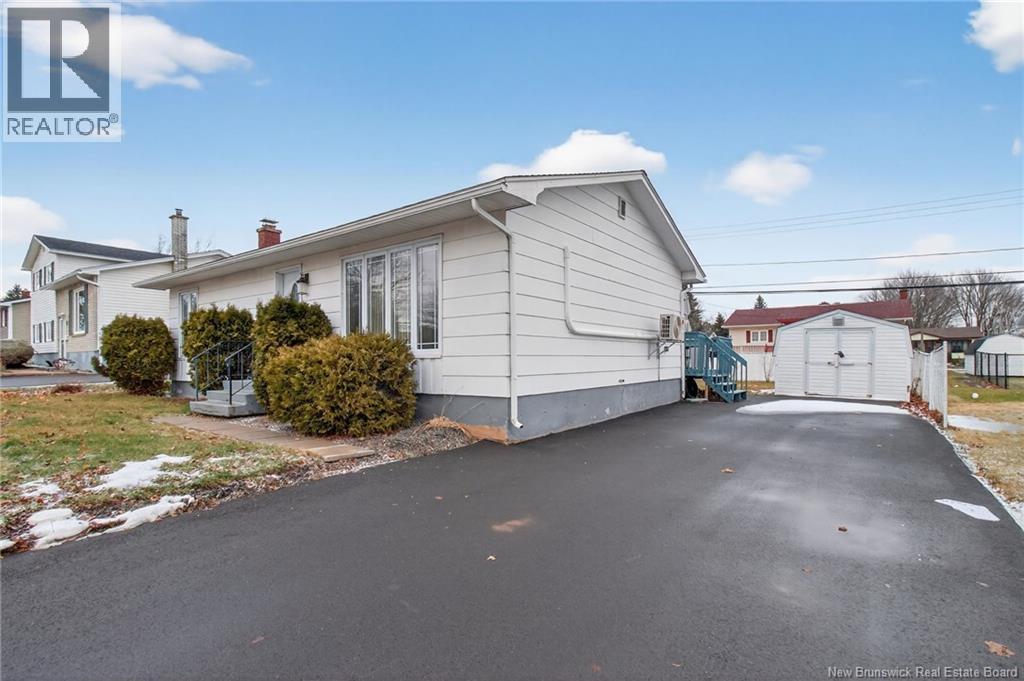 15 Magellan Drive, Moncton, New Brunswick  E1A 5P3 - Photo 2 - NB132242