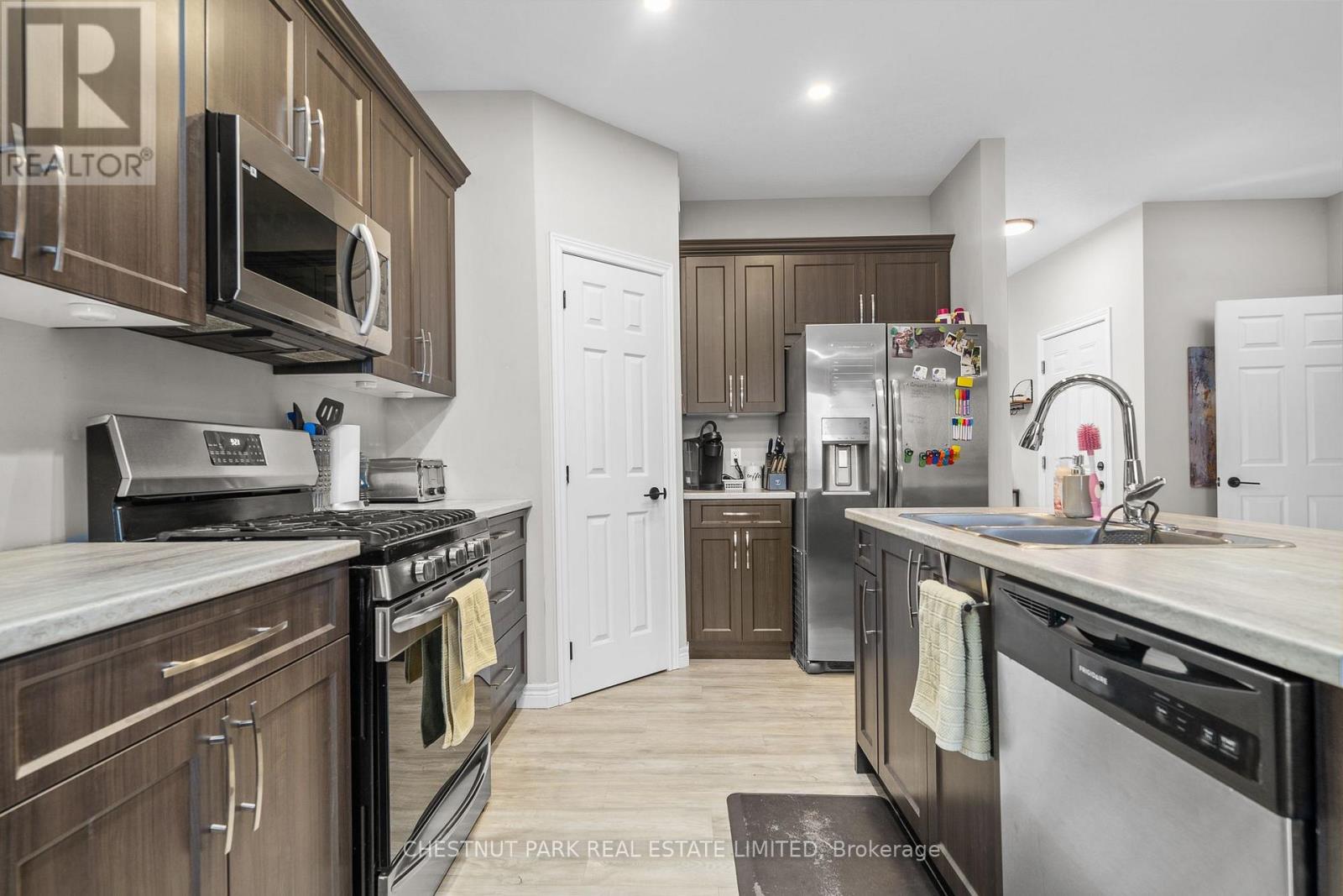 27 Dayton Court, Prince Edward County, Ontario  K0K 2T0 - Photo 12 - X12708372