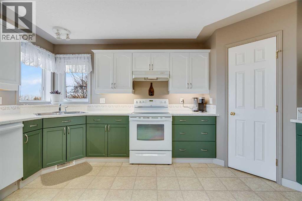 308 Highwood Village Place Nw, High River, Alberta  T1V 1W1 - Photo 12 - A2277403