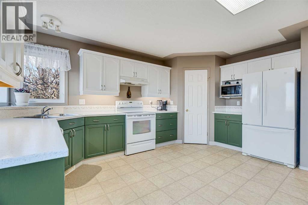 308 Highwood Village Place Nw, High River, Alberta  T1V 1W1 - Photo 11 - A2277403