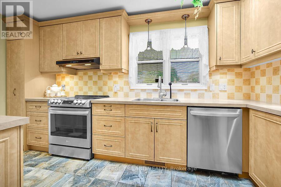 440 Beachwood Avenue, London South, Ontario  N6J 3K1 - Photo 9 - X12708194