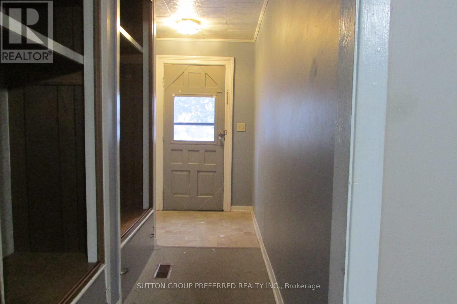 77-79 English Street W, Strathroy-Caradoc, Ontario  N7G 1L5 - Photo 3 - X12708270