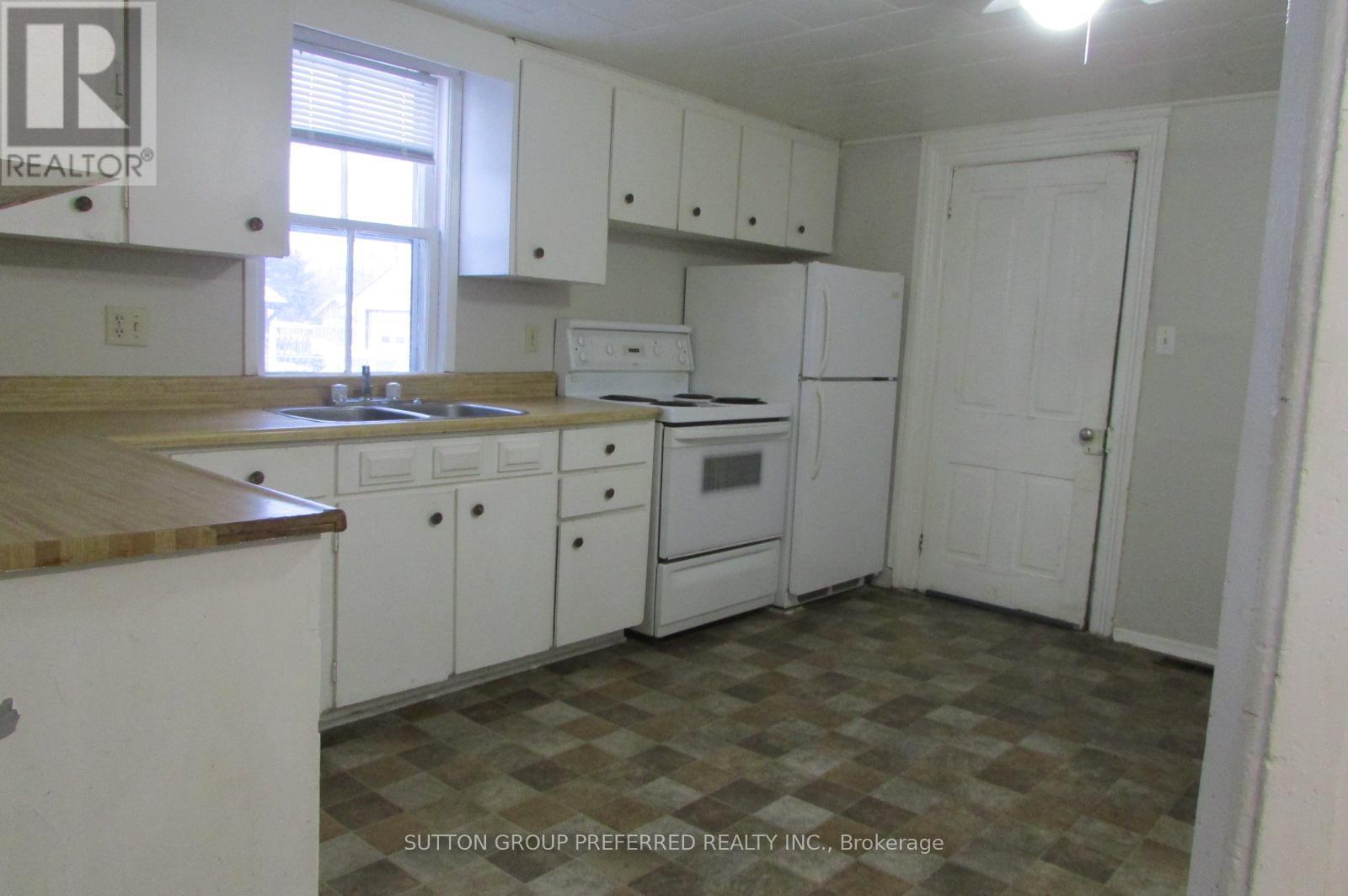 77-79 English Street W, Strathroy-Caradoc, Ontario  N7G 1L5 - Photo 4 - X12708270